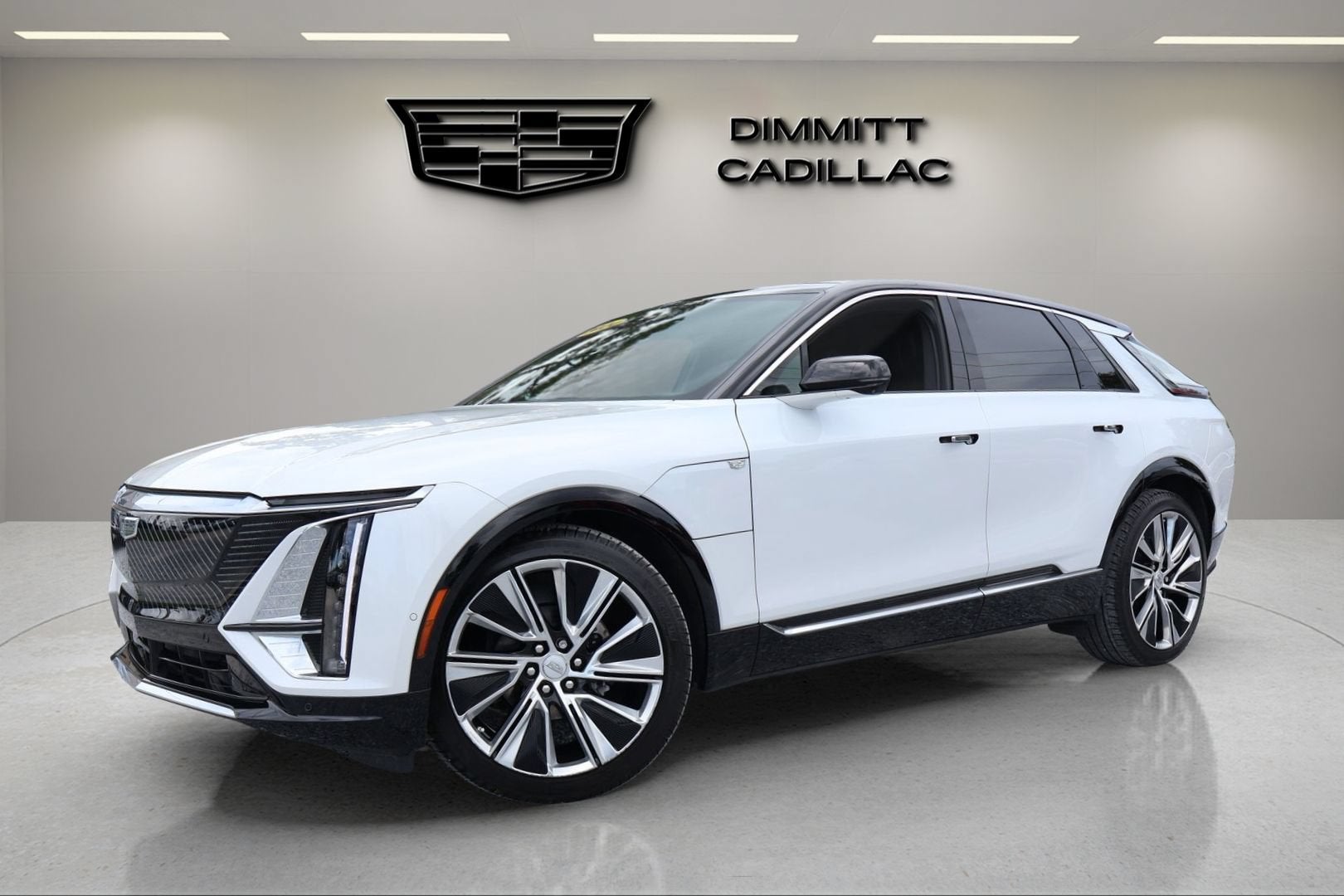 2024 Cadillac LYRIQ Luxury 3 in Crystal White Tricoat — front three-quarter view