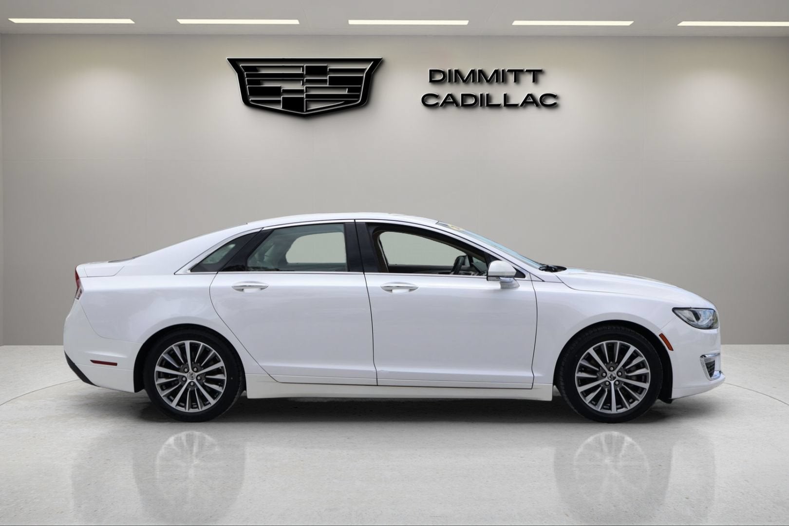 2019 Lincoln MKZ — interior view